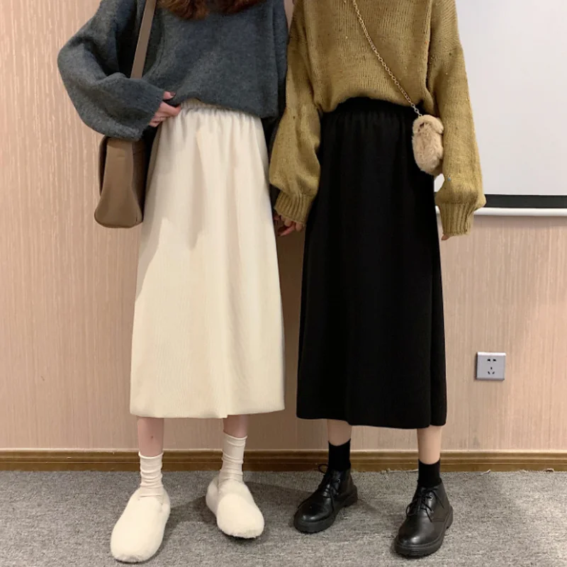 Женское платье средней длины черное А-силуэта с высокой талией весна-осень 2021 |