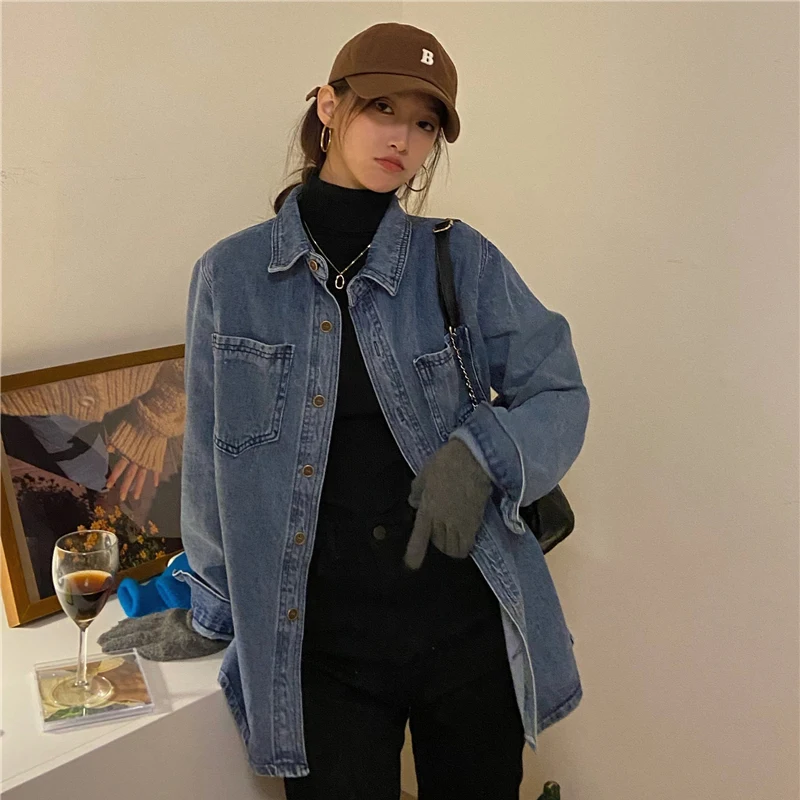 

Корейская версия 2021, женская джинсовая рубашка с карманами, Дизайнерская куртка sense, дикая Свободная рубашка с длинными рукавами, модная пов...