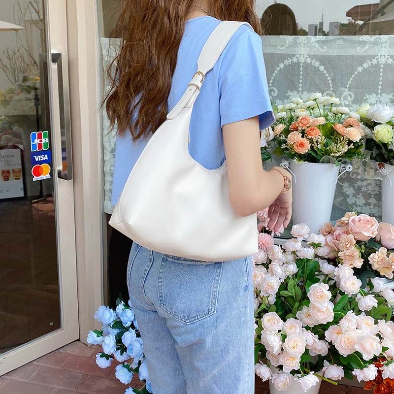 

2021 new net red summer club bag Korean minority fashion versatile soft PU underarm bag milk tea women's shopping bag