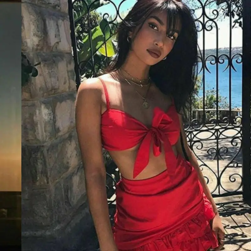 Женский комплект из двух предметов красная юбка с оборками и бантом на шее |