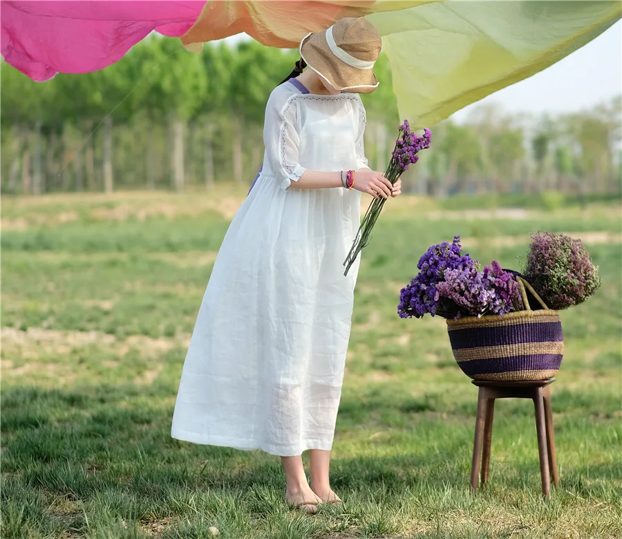 

Summer new literature Chinese style travel style embroidery contrast white pleated ramie dress