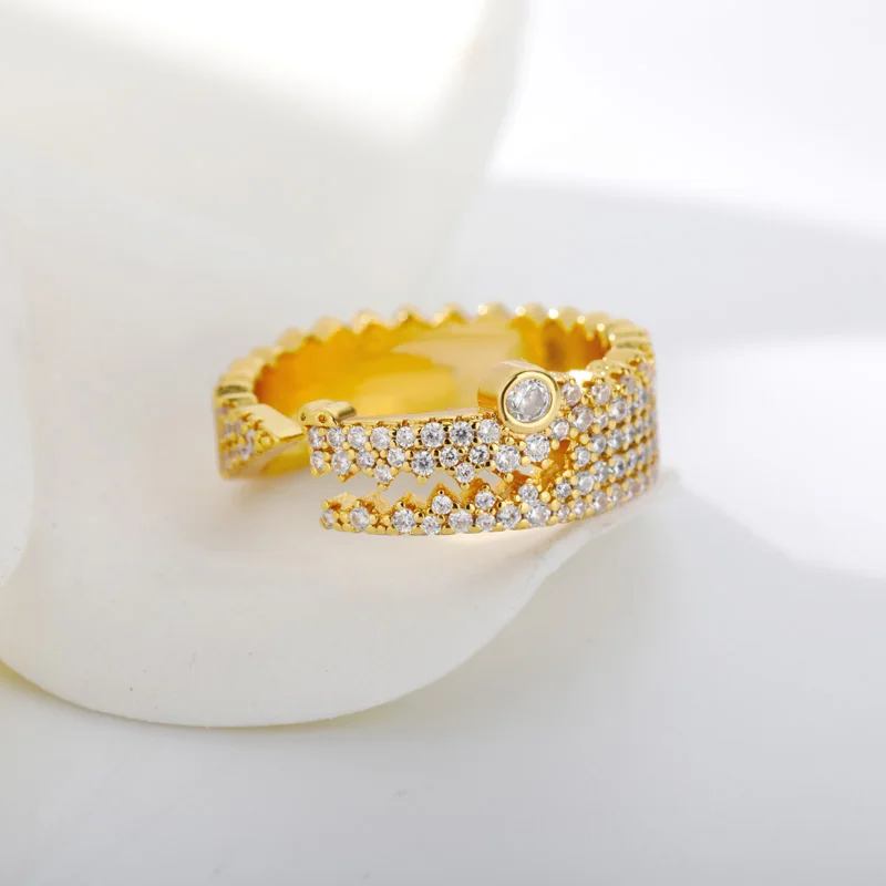 

Cubic Zirconia Crocodile Shap Opening Rings For Women Animal Charm Metal Jewelry Aesthetic Geometric Ring Luxury Jewerly Gift