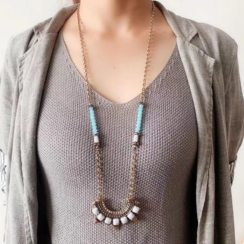 ЗОЛОТЫЕ ОХРУЩЕННЫЕ ОЖЕРЕЛЬЯ МОДНЫЕ УКРАШЕНИЯ ДЛЯ СВАДЕБНОЙ ВЕЧЕРИНКИ ЖЕНСКИЕ АКСЕССУАРЫ ХОРОШЕГО КАЧЕСТВА.