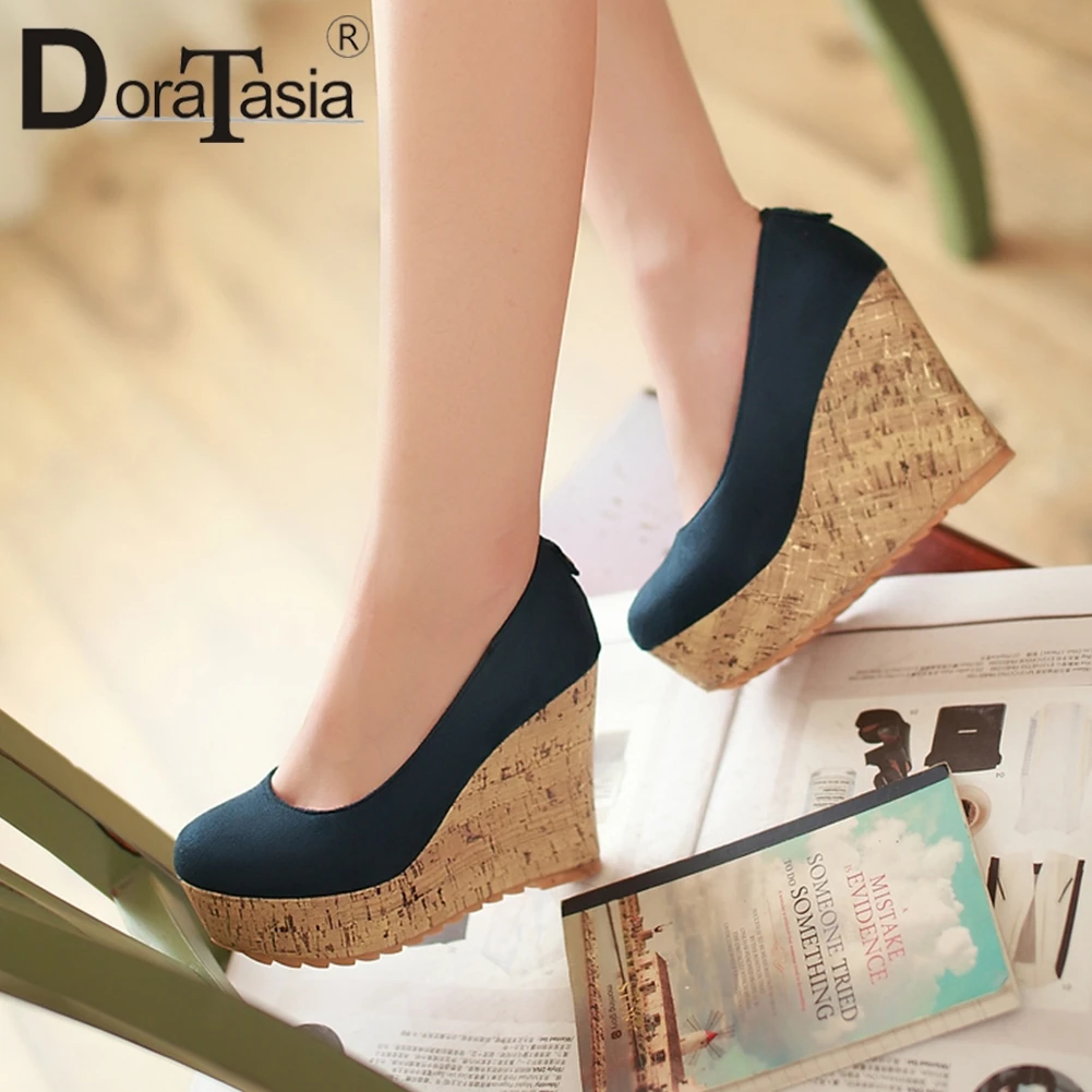 Брендовые дизайнерские женские туфли DORATASIA на танкетке лодочки высоком каблуке