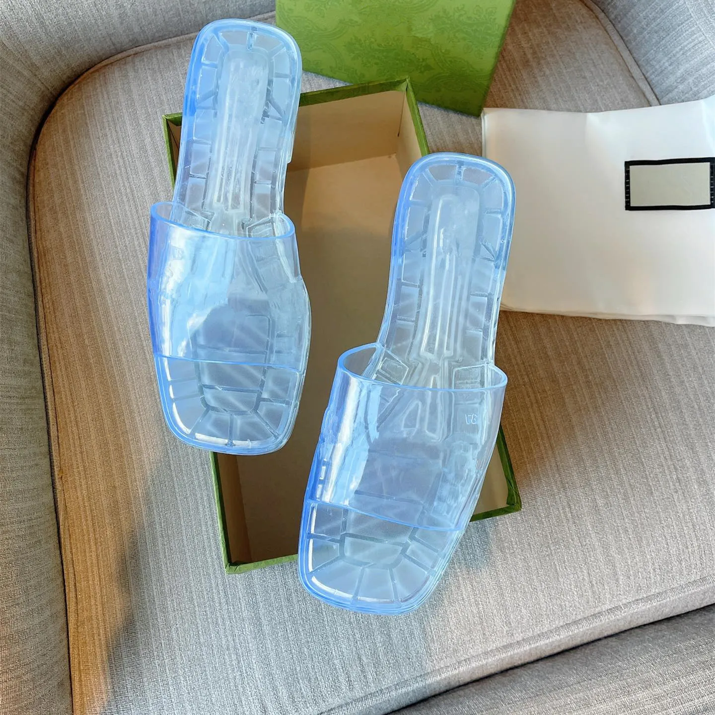 

Women Slippers Summer Outside Thick-Heeled Thick-Soled Belt Women Shoes High-Heel Crystal Transparent Jelly Sandals and Slippers