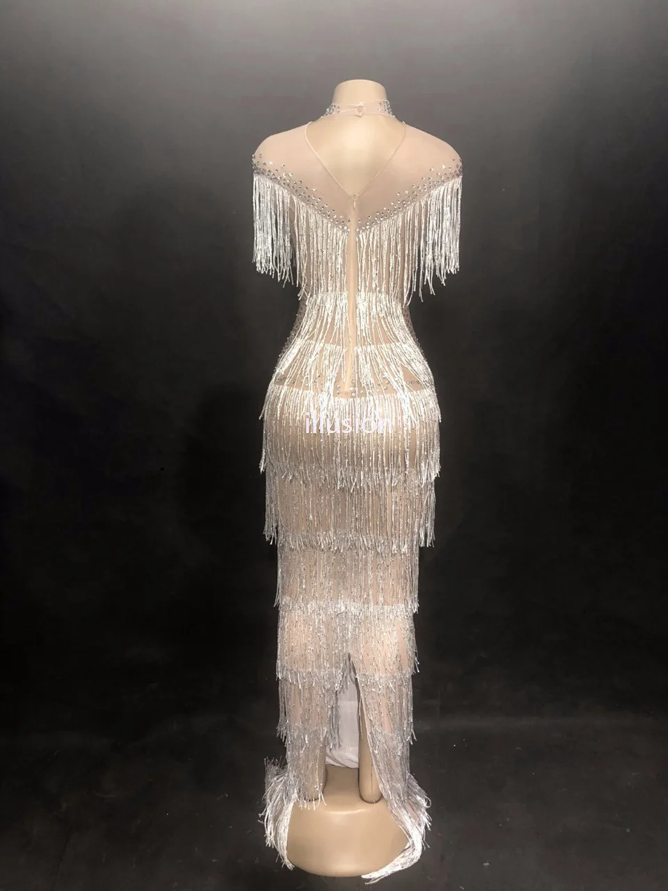 Женское вечернее платье со стразами и бахромой длинное с кисточками для