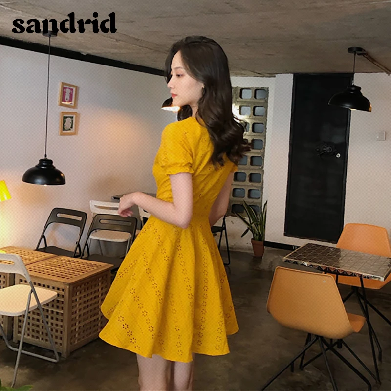 Женское хлопковое платье с вышивкой sandrid желтое повседневное мини коротким