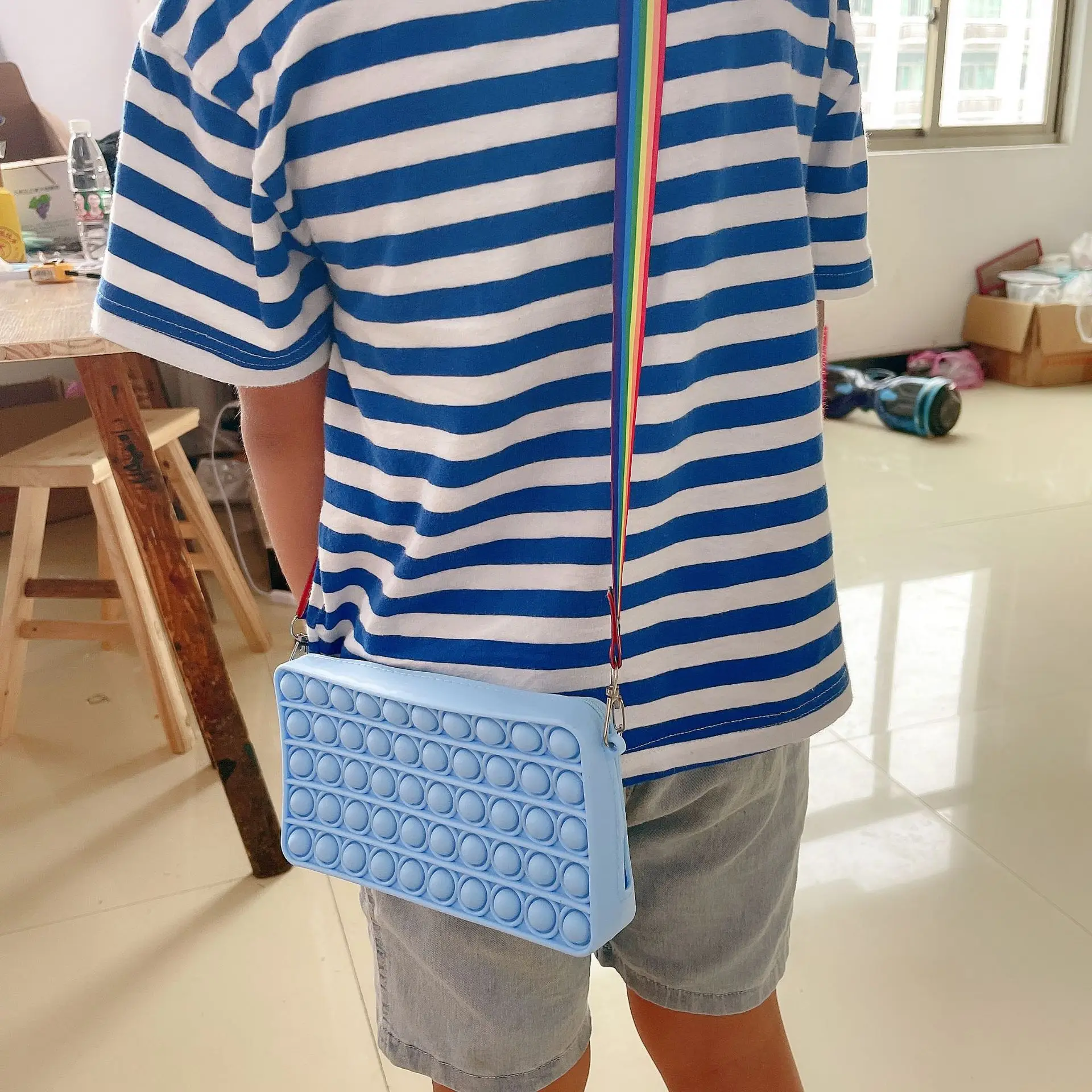 

Rodent control pioneer square bag color ribbon educational children's toys stationery lipstick chain bag