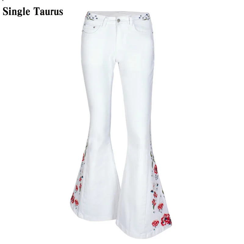 

Женские джинсы-клеш с вышивкой, белые повседневные эластичные брюки с широкими штанинами