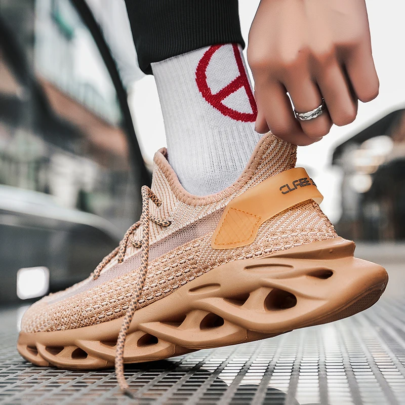 

New Blade Running Shoes for Men Antiskid Damping Cool Outsole Walking Trekking Leisure Summer Running Zapatills Sneakers size 46