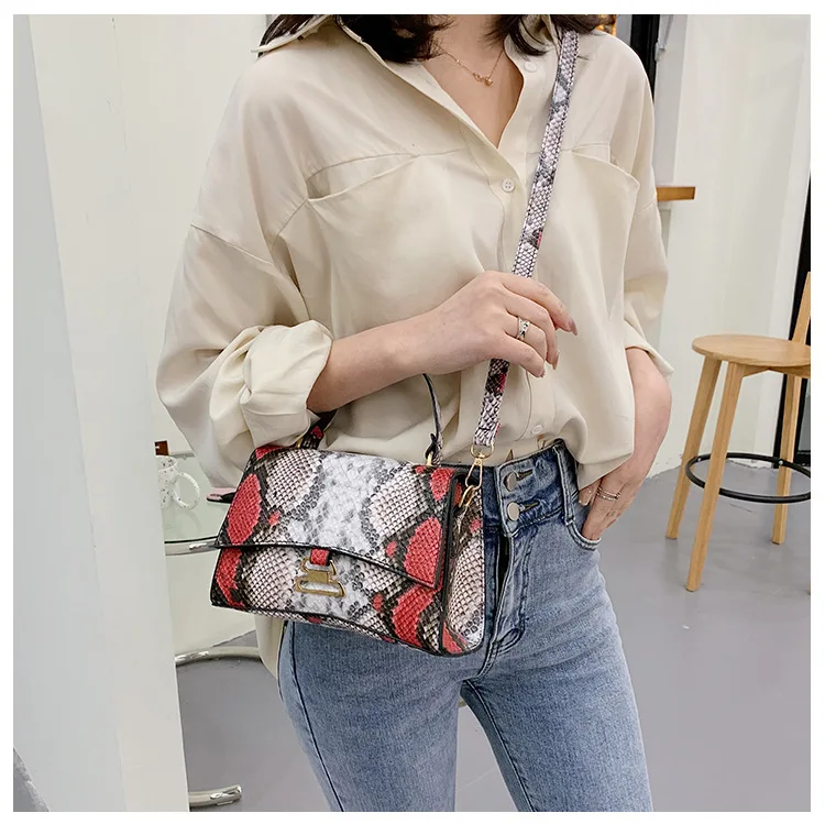 

Brand Designer Snake Pattern Women's Crossbody Bag Fashion Simple Messenger Bag Small Flap