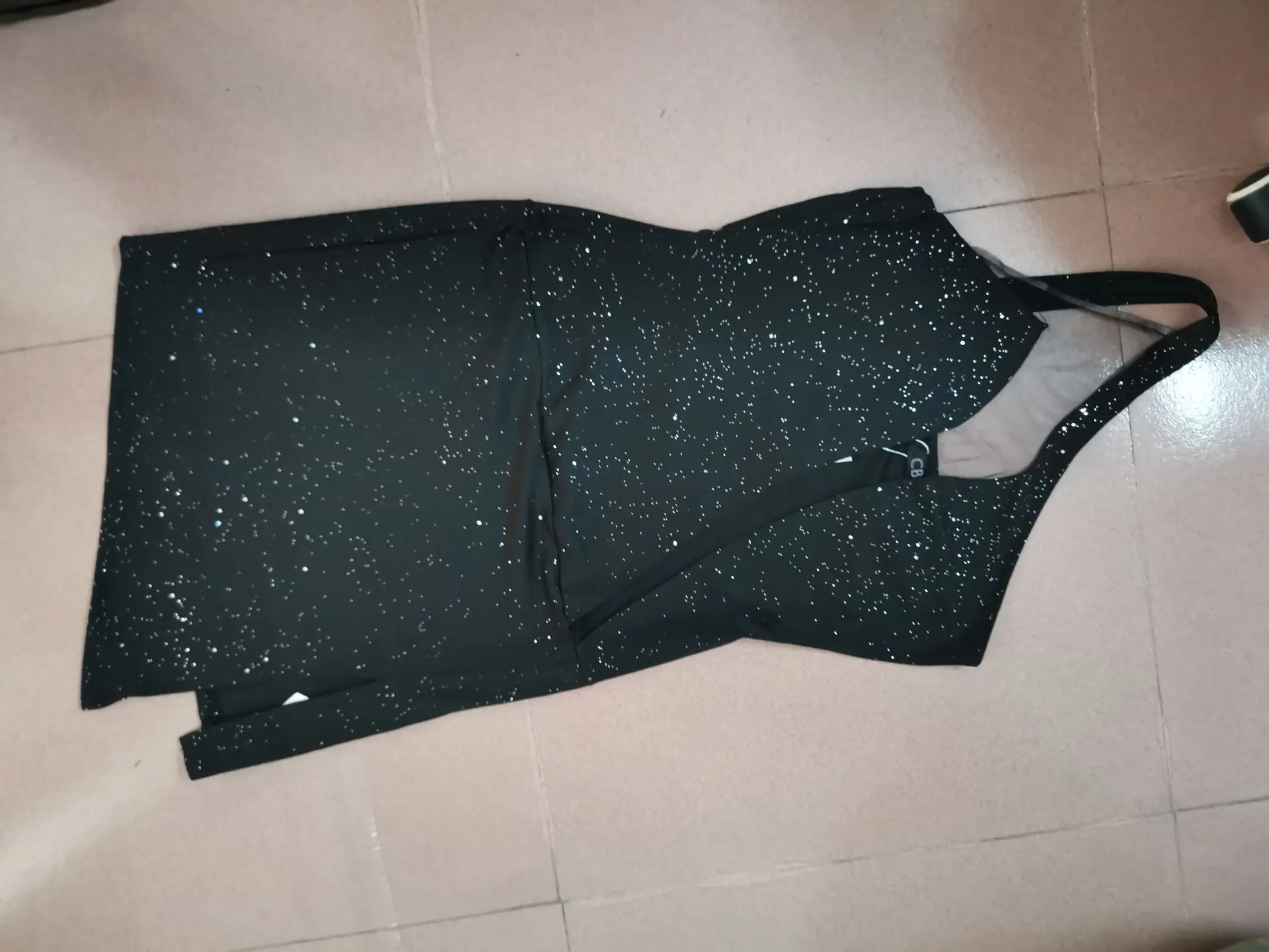 Женское блестящее платье с вырезом без рукавов Боковым Разрезом на одно плечо