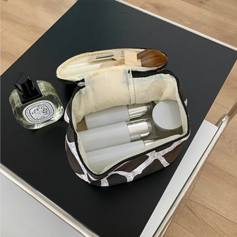 

Cosmetic Bags Women Leopard Retro Vintage Travel Large Capacity Make Up Case Toiletries Organizer Portable Simple Large Capacity