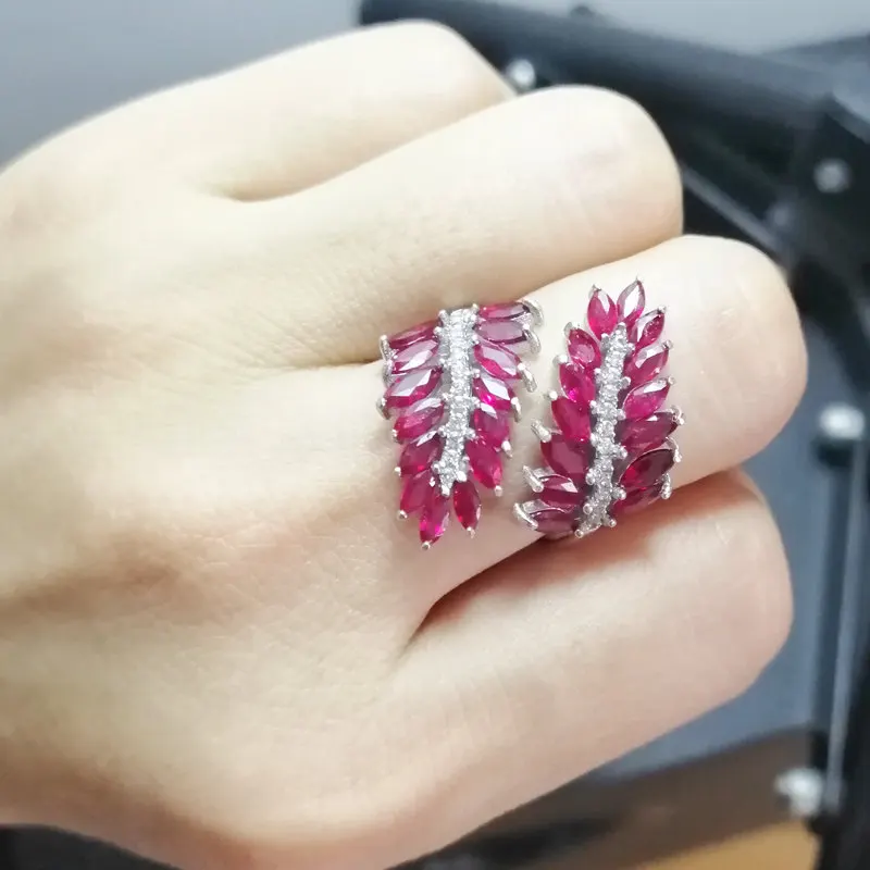 Кольцо с натуральными рубинами или изумрудными листьями бесплатная доставка