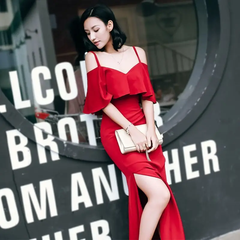 Женское атласное вечернее платье бордовое длинное с разрезом на спине бальное