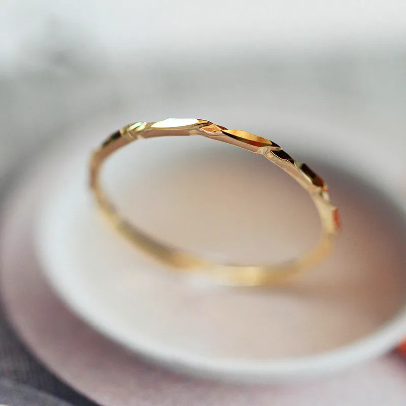 

Minimalist Female Small Finger Ring Classic Gold Color Metal Thin Ring Promise Bridal Round Wedding Engagement Rings For Women