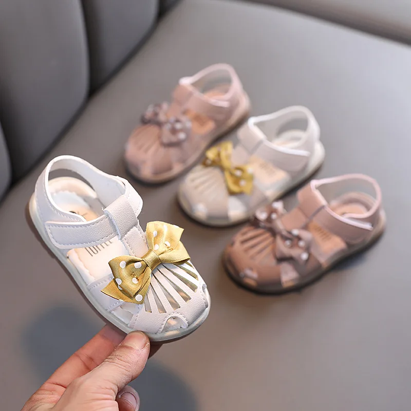 

2021 Summer New Korean Fashion Bow Girls Closed Toe Sandals Baby Flat with Soft Bottom Toddler Sandals Dot Baby Girl Shoe E03184