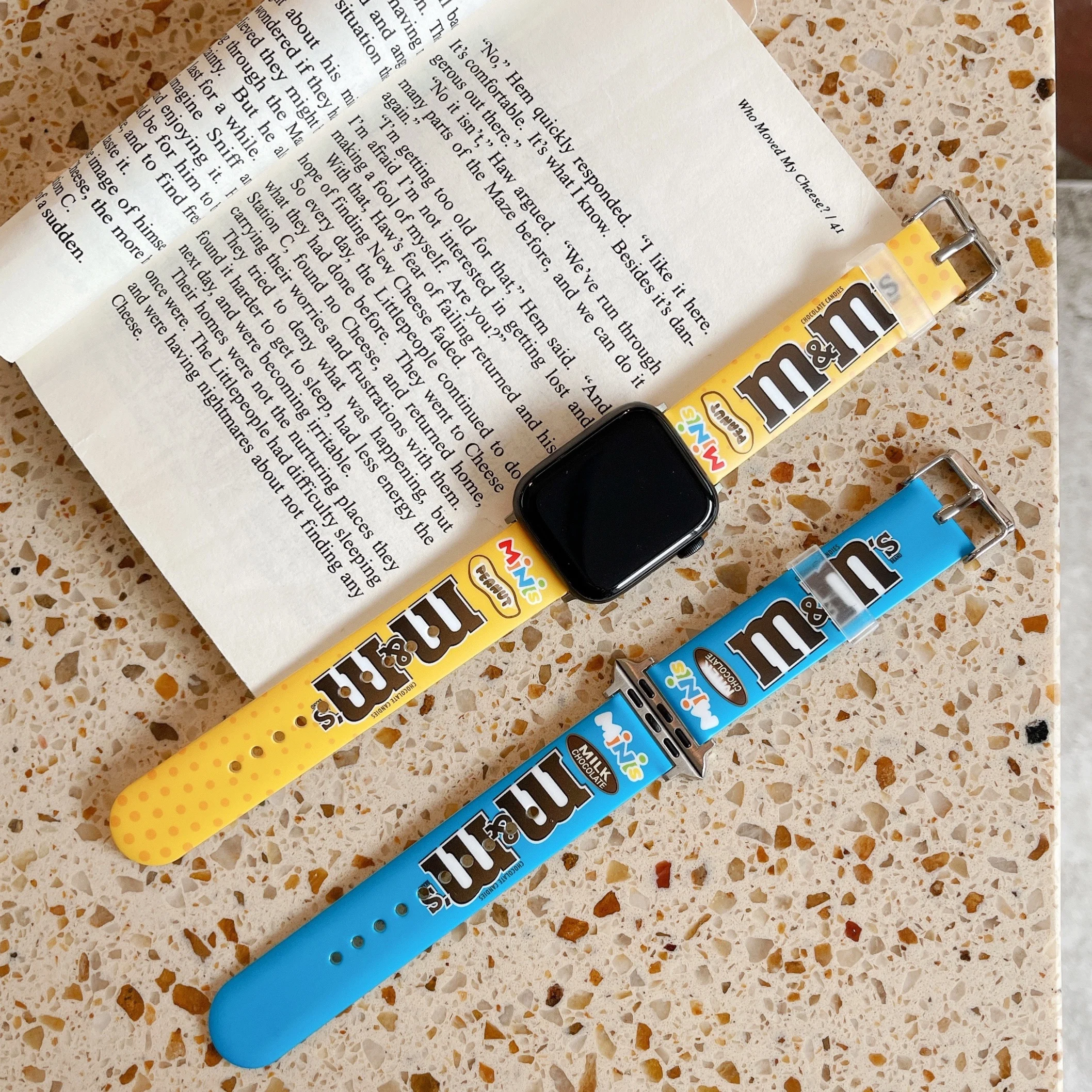 

Cute Cartoon Chocolate M Beans Watch Strap Rainbow Candy Watch Strap For Apple Watch Series SE 6 5 4 3 44mm 40mm 38mm 42mm Band