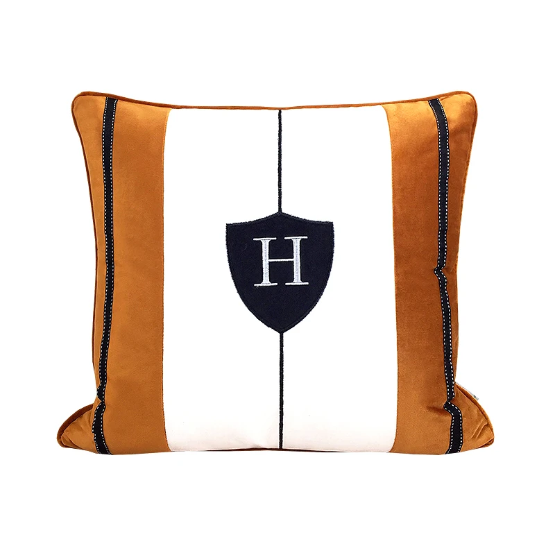 

Декоративная наволочка Medicci Home бронзовая