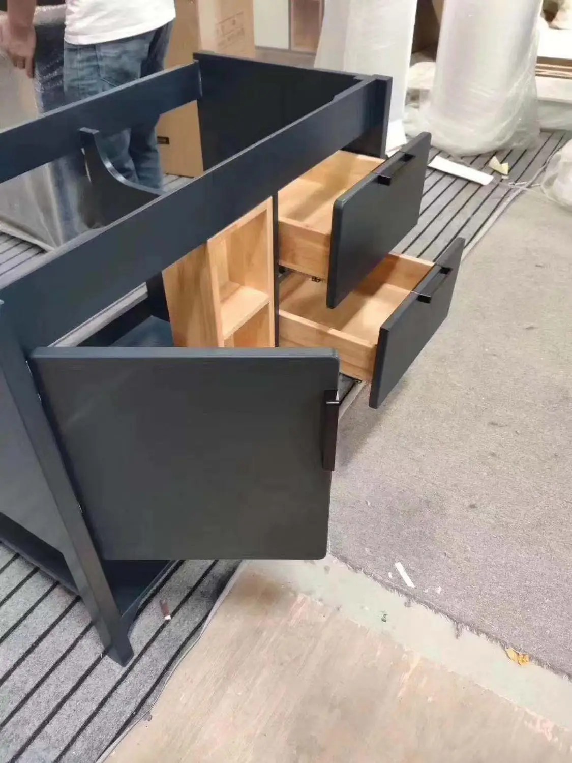 Простой зеркальный шкаф мраморная столешница умывальник с подсветкой| |