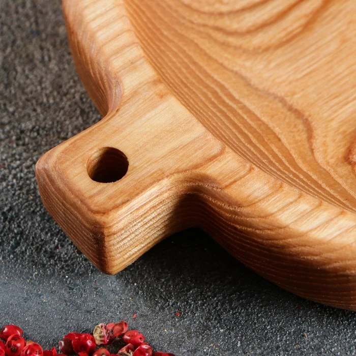 Доска для подачи &quotФундук&quot 15х15 см массив ясеня | Дом и сад