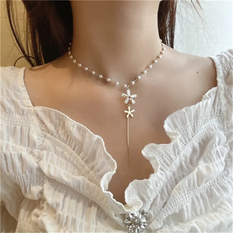 

26/5000 Early han 2021 new micro inlaid woman chain necklace stone flower imitation pearl fashion collarbone chain