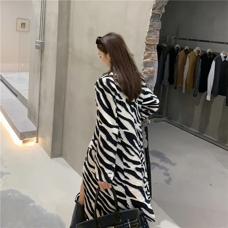 

Korean version of the wild loose mid-length casual woolen coat female autumn and winter student woolen coat suit collar tooling
