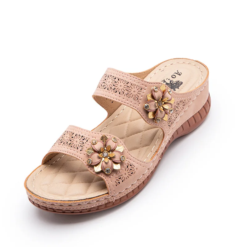 

Women's sandals with retro hollow wedge heels and large exterior sandals