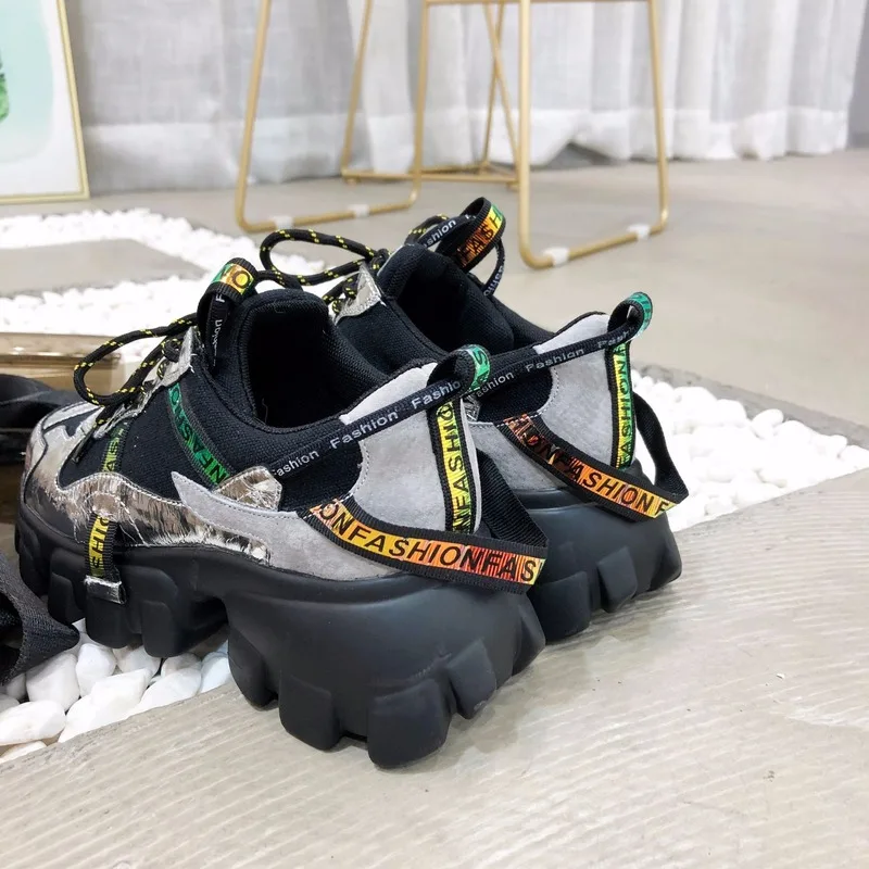 Женские кроссовки на массивной подошве Разноцветные Повседневные плоской