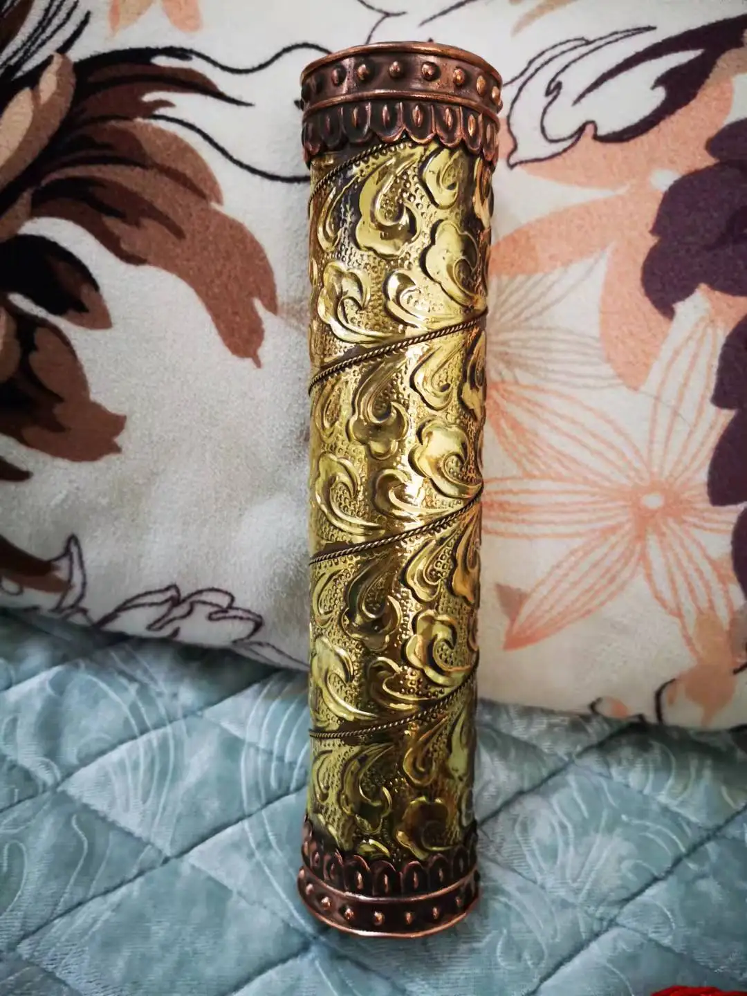 Chinese Handwork Copper Carving Vivid Clouds See Beautiful World Kaleidoscope metal handicraft Home decoration. |