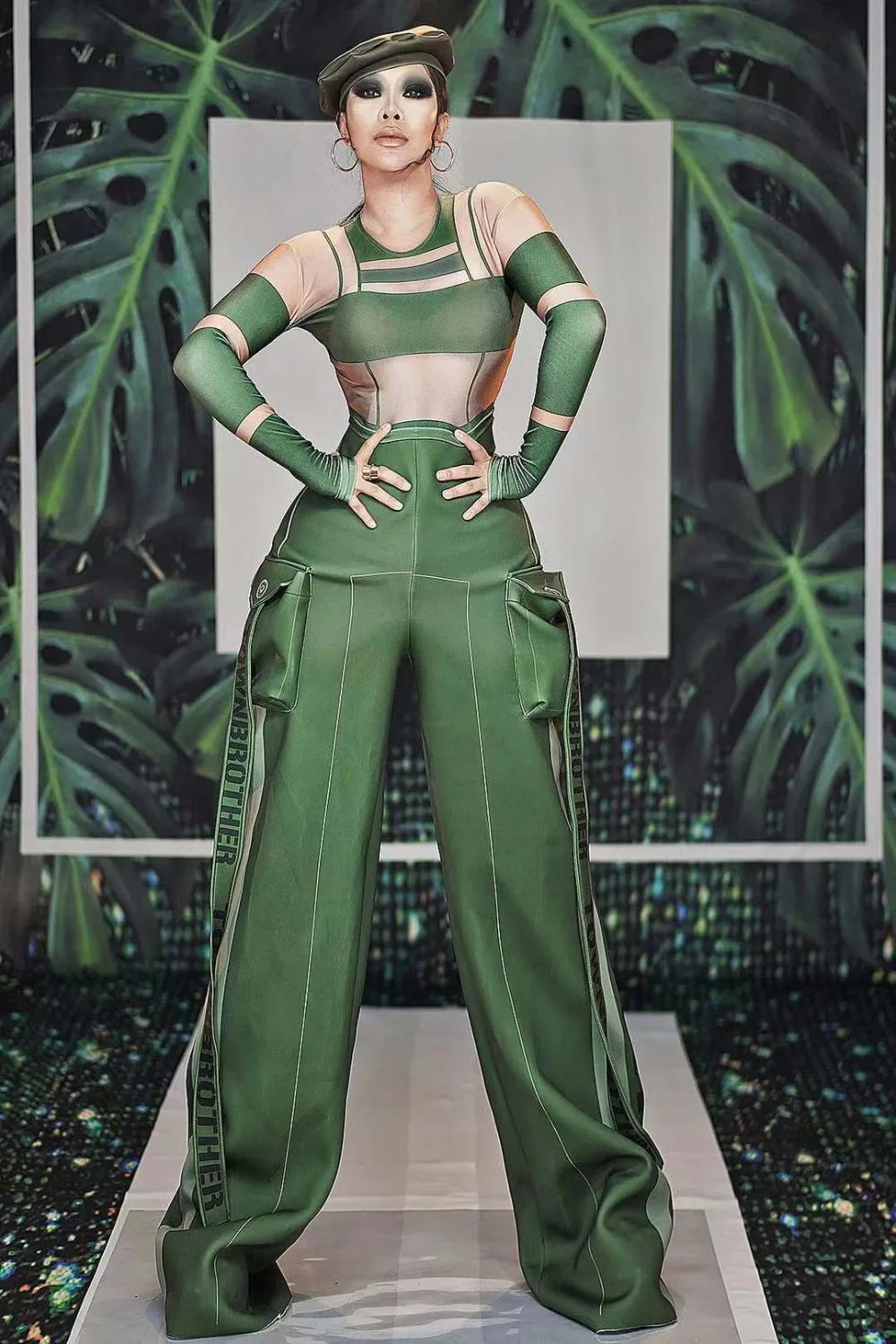 2019 Sexy Green Military Uniform Long Sleeves Bodysuit Nightclub Bar Outfit Women Dance Stage Wear Jumpsuit Outfit