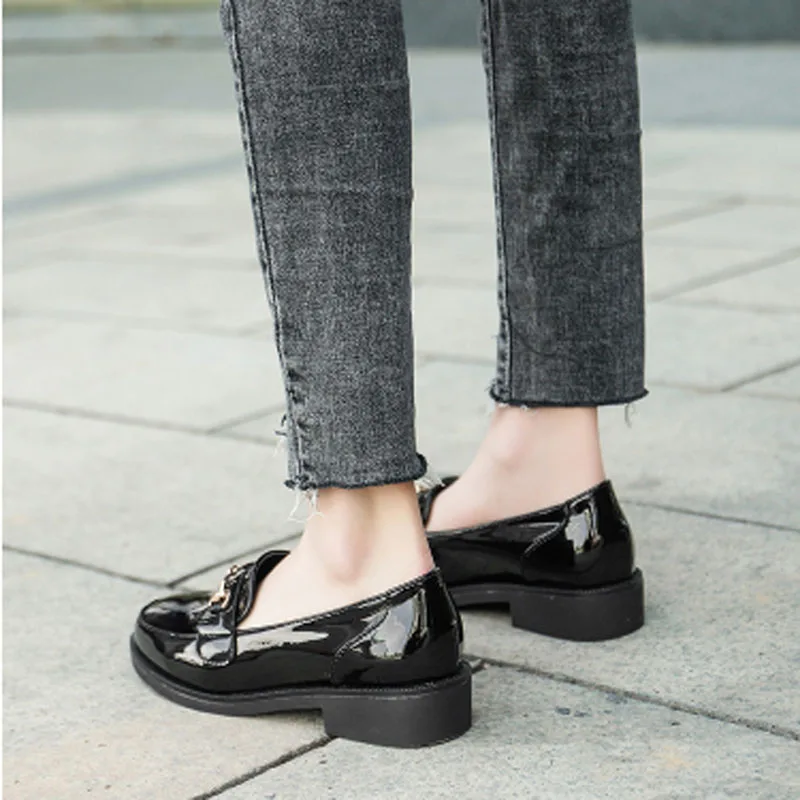 

Women's flat shoes, women's casual shoes women's sports shoes women's small white shoes women's patent leather Lefu leisure