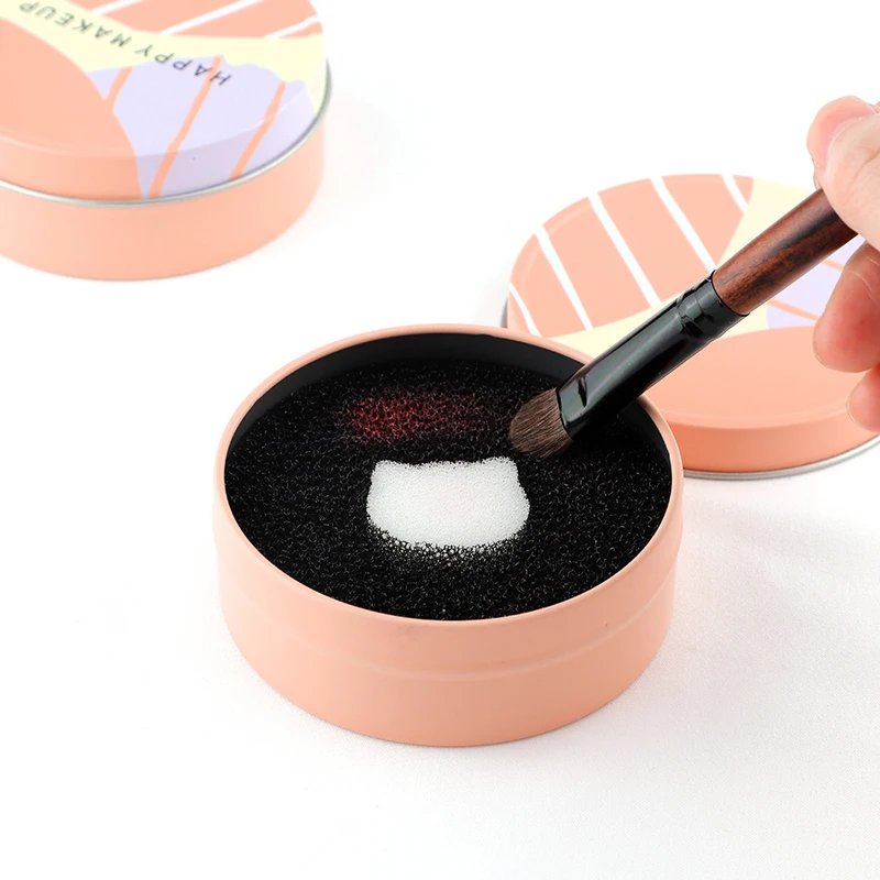 Приспособление для очистки косметических кистей спонж удаления косметики Цвет