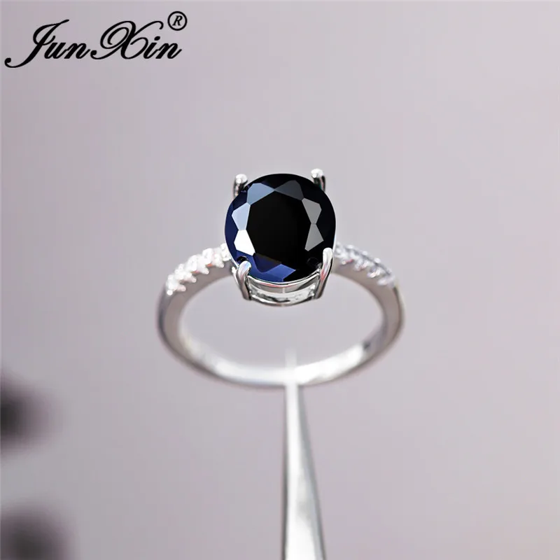 Минималистичное тонкое кольцо с одним кристаллом и черным Цирконом обручальные