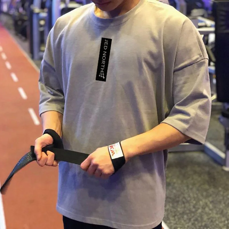 Модные Фитнес футболки для мужчин тренажерного зала хлопковые мягкие свободные