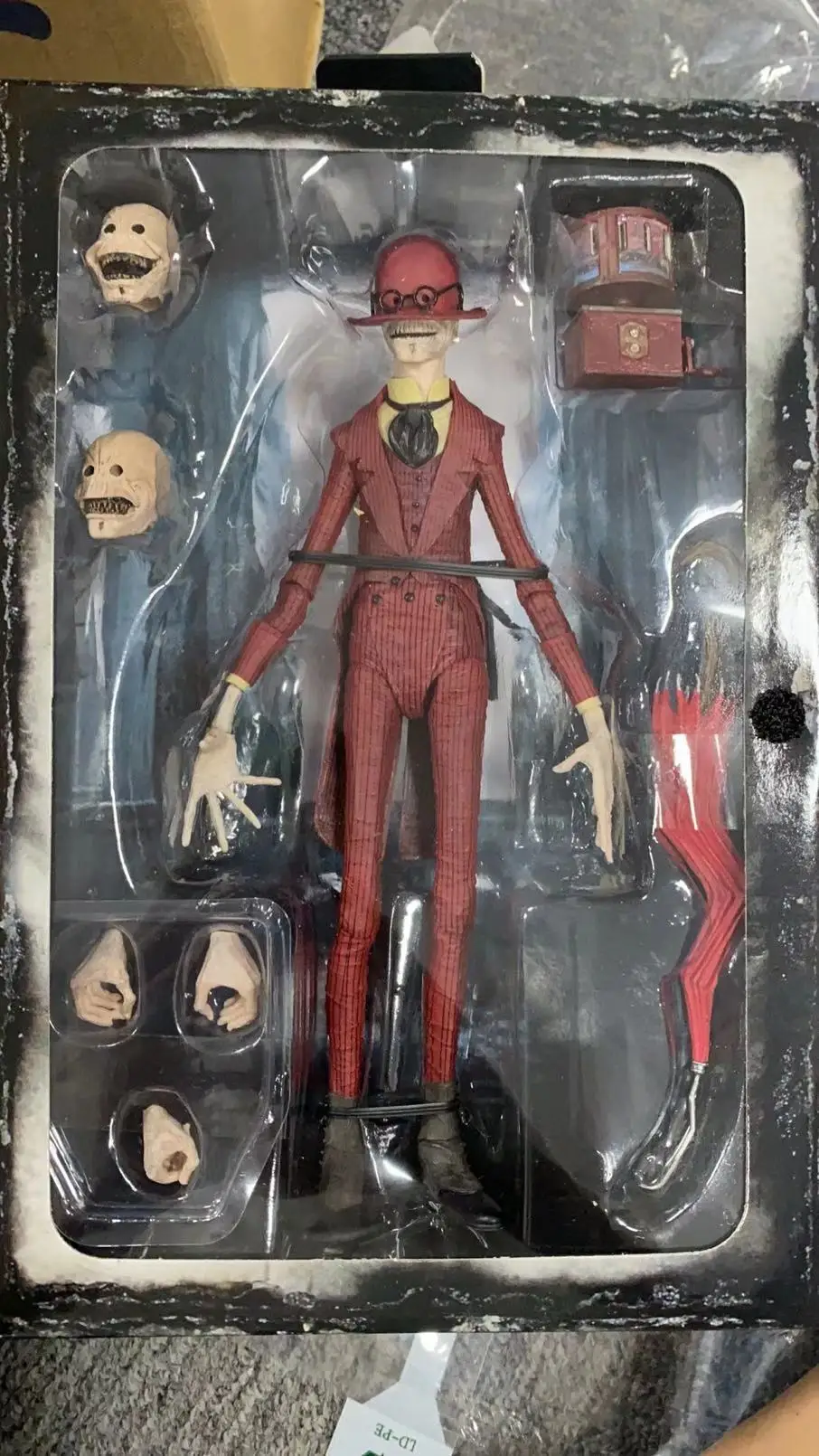 

19cm NECA Figure Ultimate THE CONJUR-ING 2 Crooked Man Action Figure Toy Collectible Model Toys Gift