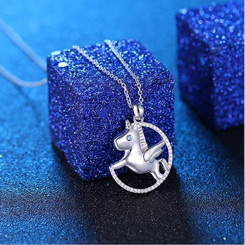 

Popular Creative Flying Horse Pendant Geometric Semicircle Unicorn Necklace Women Fashion Romantic Cute Jewelry Holiday Gifts