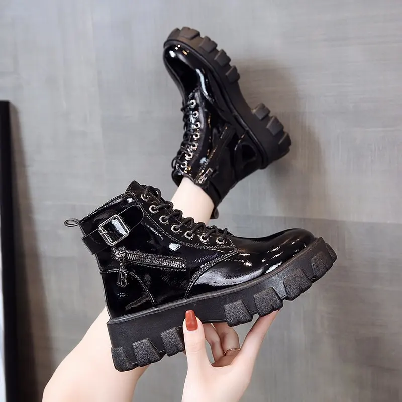 

Martin boots female British style 2020 new wild motorcycle boots thick-soled wedge heel short boots female autumn single boots