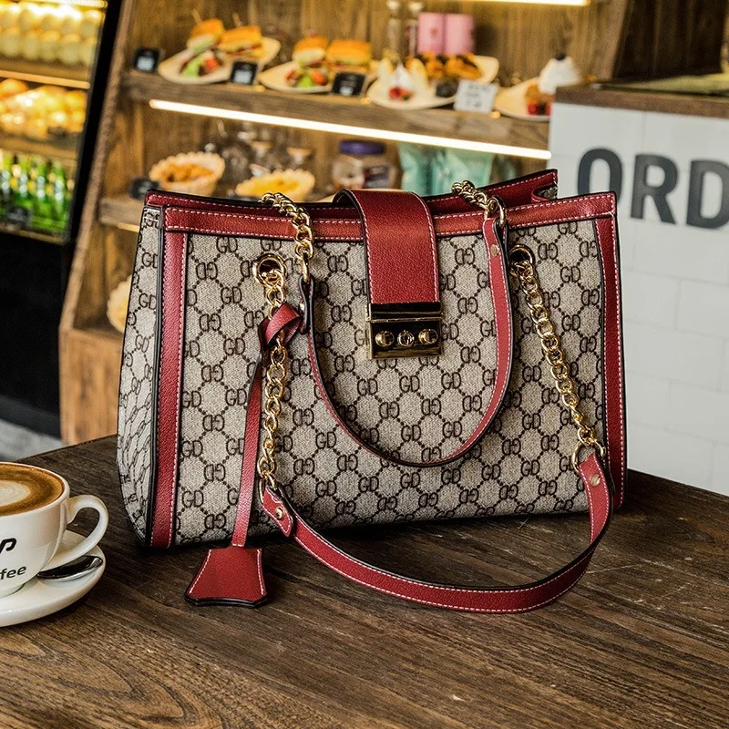 

2021 New Tote Bag Large-capacity Printing Korean Version Tote Bag Leather Fashion Shoulder Bag Chain Female Bag Handbags Purse