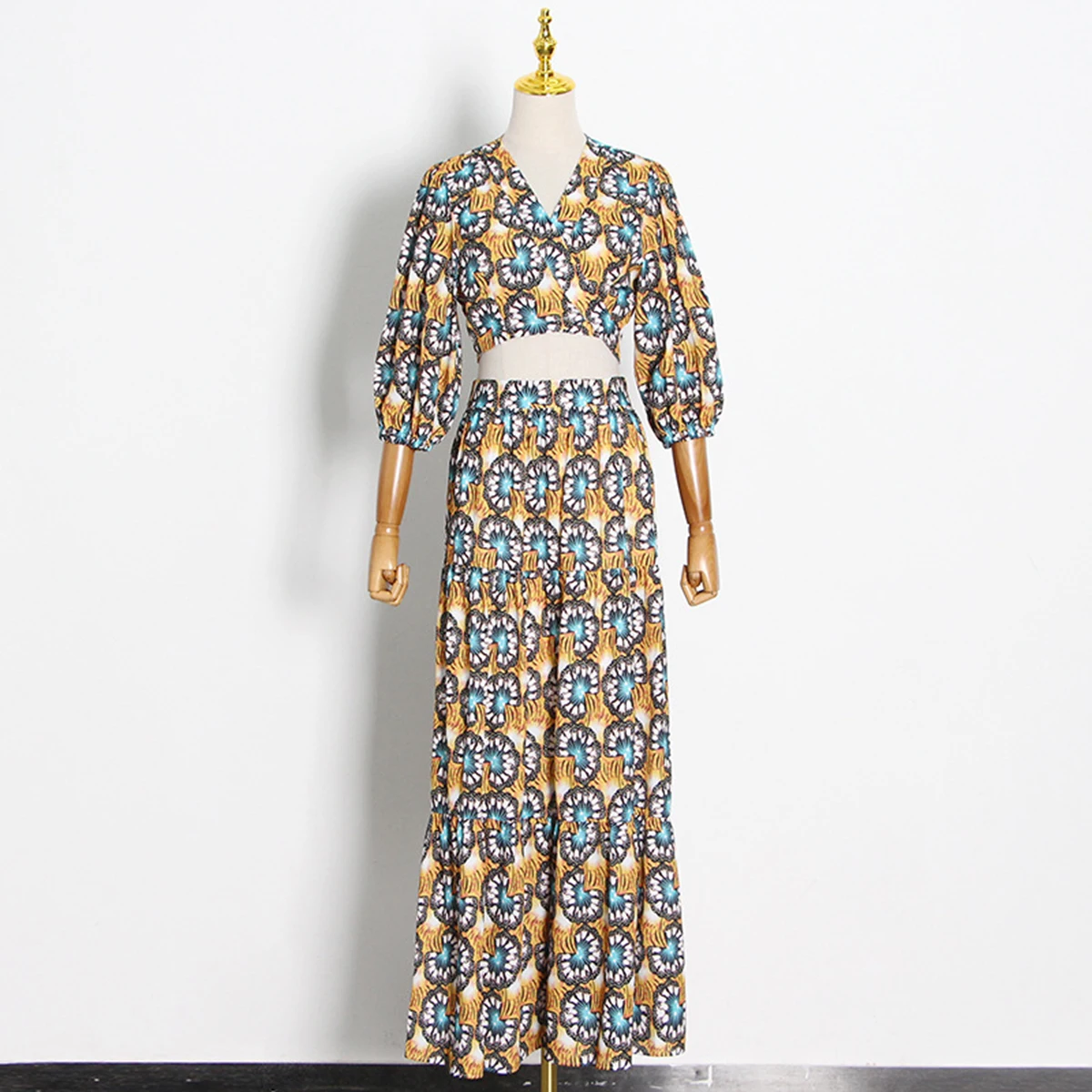 

Kiyumi Beach 2 Piece Set Women Dresses V-Neck Long Sleeve Crop Top + Maxi Skirt Sexy Boho Outfit 2021 Spring Summer Holiday Sets