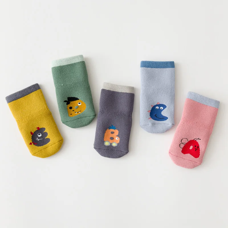 Calcetines gruesos de felpa para beb&eacute;s, antideslizantes, bonitos calcetines para interiores de dibujos animados, accesorios de ropa-4
