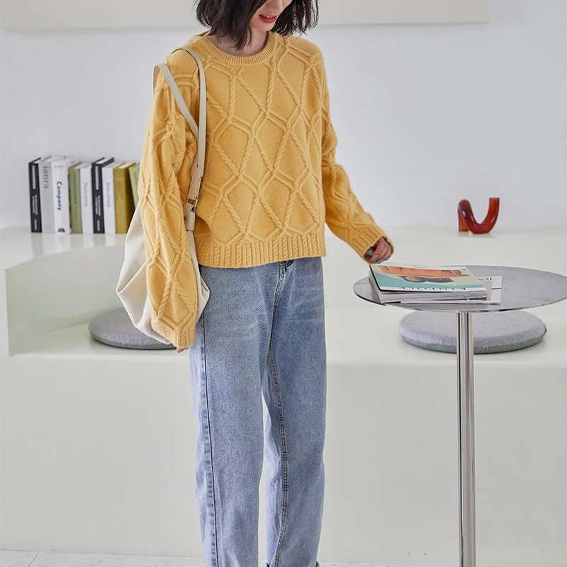Возможно женские короткие вязаные свитера-пуловеры с длинным рукавом Осень-зима
