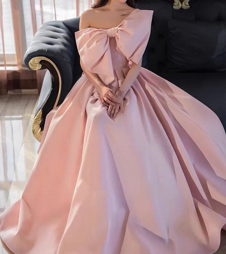 

Элегантное розовое атласное платье-трапеция на одно плечо, платье в пол с большим бантом, вечернее платье для выпускного вечера, 2021