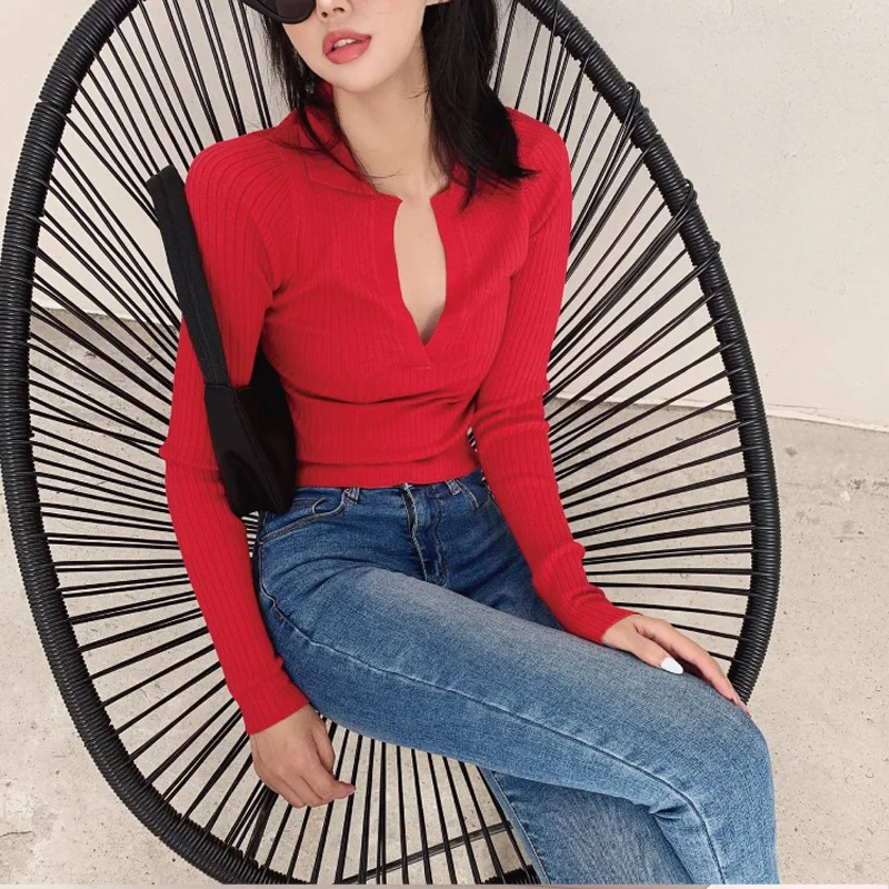 Женский трикотажный свитер-поло однотонный облегающий пуловер с v-образным