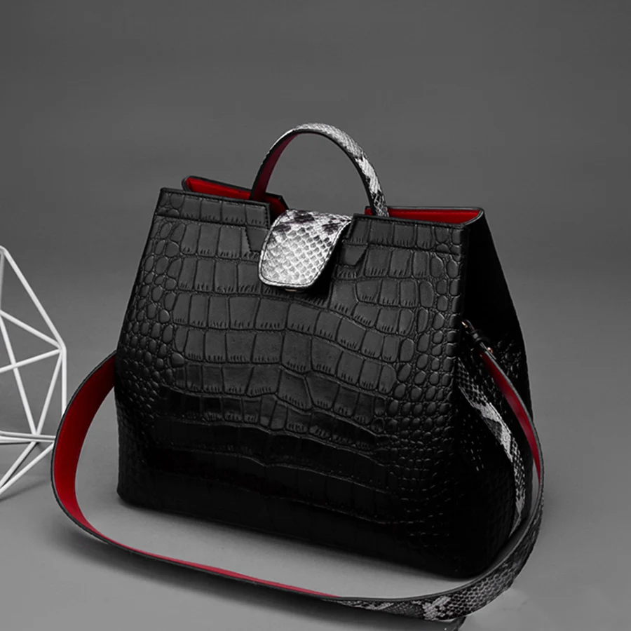 Luxury Crocodile Women Handbag Snakeskin Wide Shoulder Strap Bucket Bag Designer Shoulder Bag Buckle High Capacity Totes