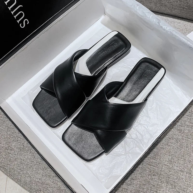 

2021 Summer new women's outdoor flat slippers Roma style PU red black white large size sandals fashion you rubber shoes