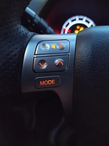 Bluetooth переключатель управления аудиосигналом на руль для Toyota Corolla ZRE15 2007 ~ 2016