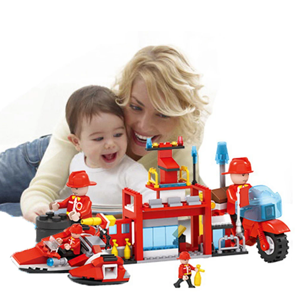 Пожарная машина строительные блоки кирпичи игрушки самолет мальчик игрушка