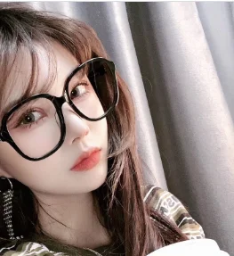 

5268 2020 hot new light Sunglasses large frame fashion glasses