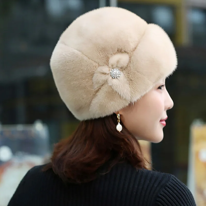 Женская зимняя шапка из искусственного меха норки